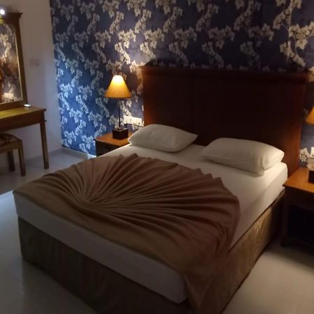 Garden Beach Hotel 칼루타라 외부 사진