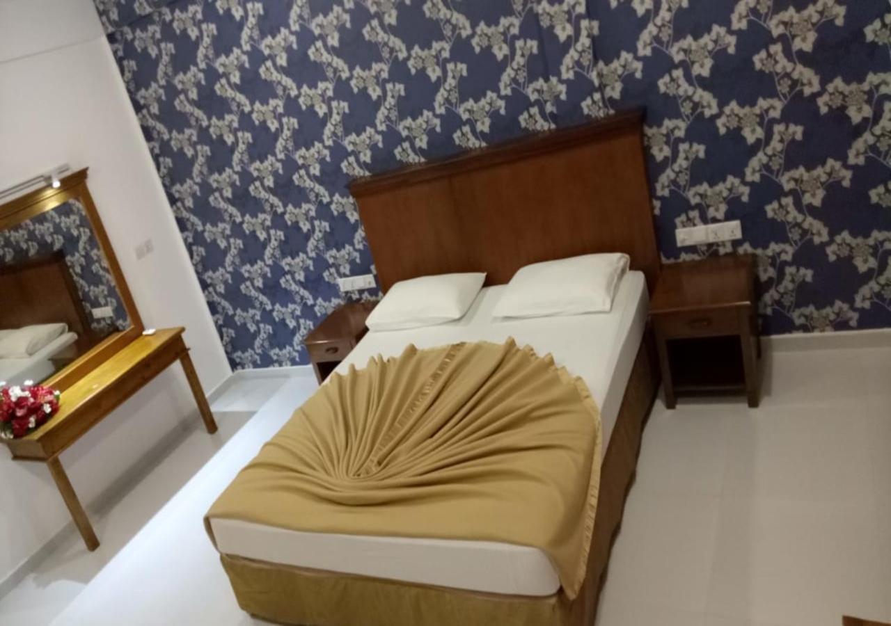Garden Beach Hotel 칼루타라 외부 사진
