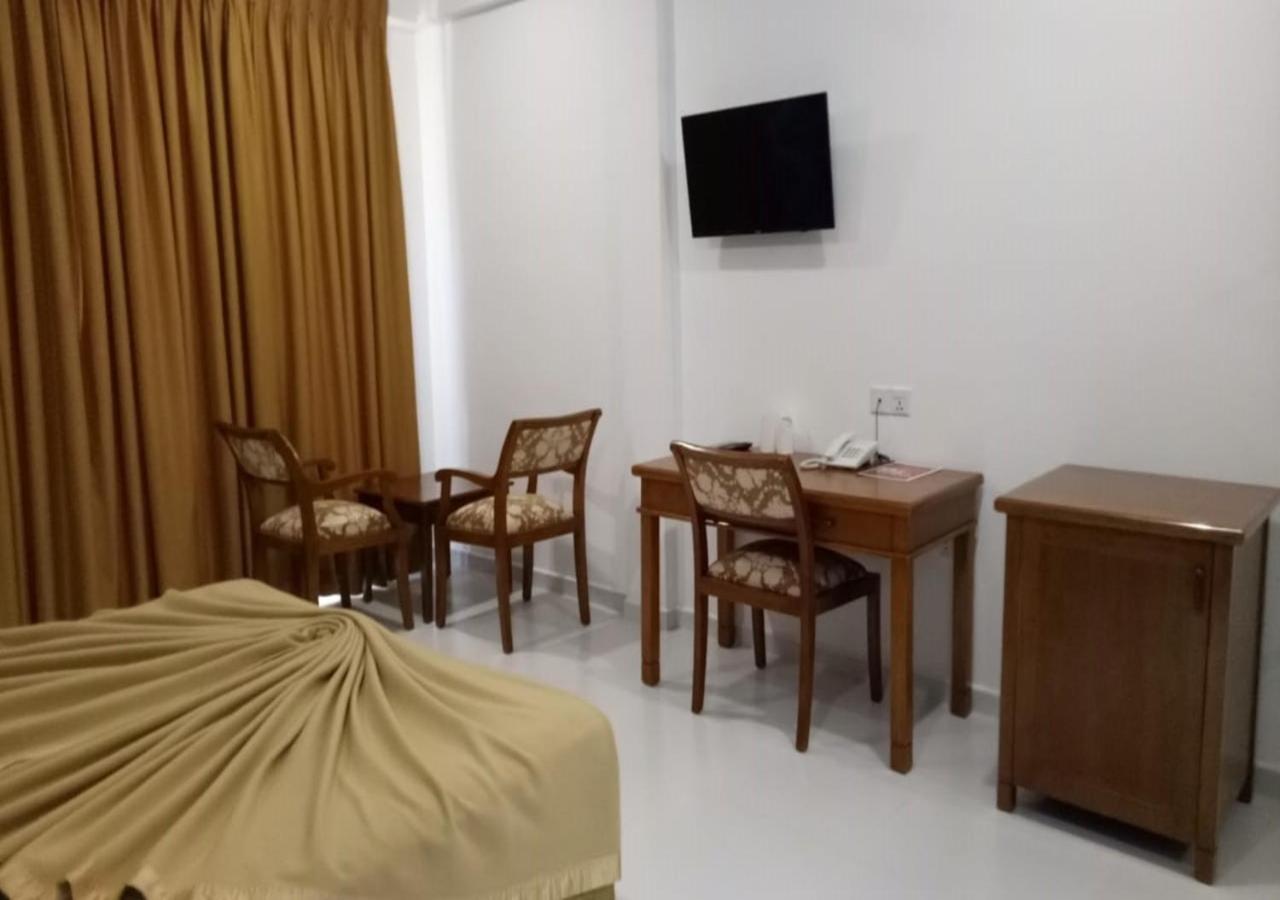 Garden Beach Hotel 칼루타라 외부 사진