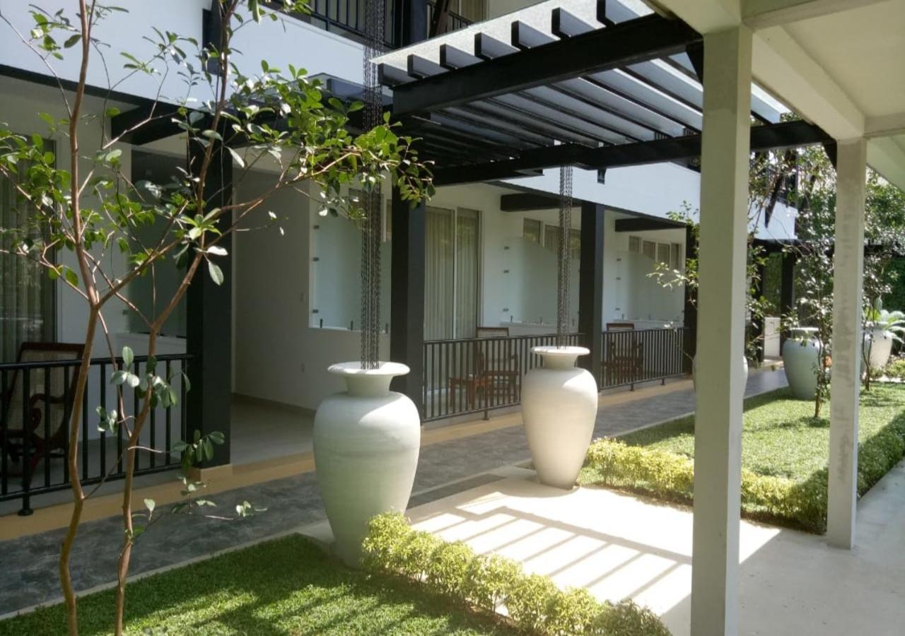 Garden Beach Hotel 칼루타라 외부 사진