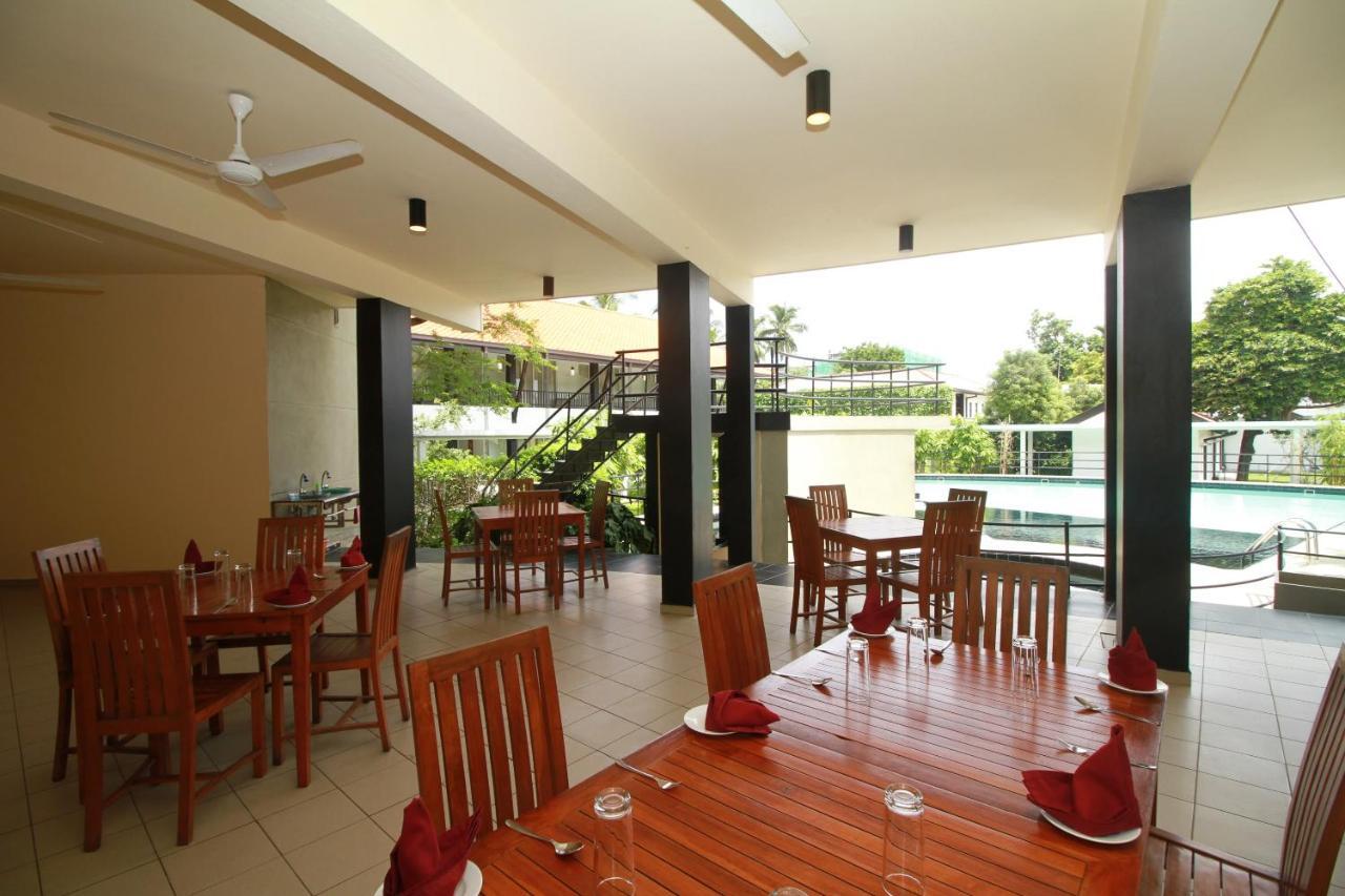 Garden Beach Hotel 칼루타라 외부 사진